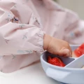 babyono-sliniak-fartuszek-z-dlugim-rekawem-teddy-2.jpg