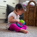 fat-brain-toys-oombeeball-kula-matrioszka-2.jpg