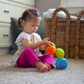 fat-brain-toys-oombeeball-kula-matrioszka-3.jpg