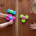 Fat-brain-toys-wirujace-przyssawki-whirly-squigz.jpg