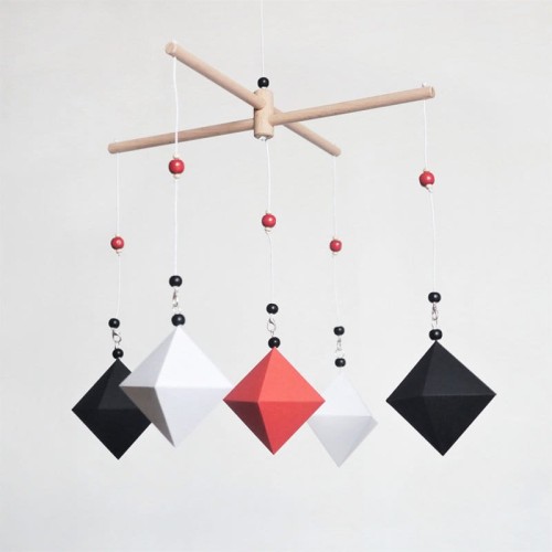 little dot karuzela wymienna ośmiościany hipnotyzująca czerwień