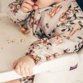 babysteps-sliniak-z-rekawkami-bear-light.jpg