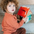 LILLIPUTIENS-Drewniany-domek-manipulacyjny-z-zamkami-Lisek-2.jpg