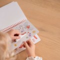 Little-Dutch-zeszyt-z-naklejkami-ubieranka-rosa-i-przyjaciele-1.jpg
