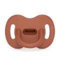 suavinex-smoczek-silikonowy-ceglasty-fizjologiczny.jpg