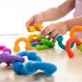 fat-brain-toys-plip-links-silikonowe-polokragle-klocki-5.jpg
