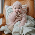 mushie-silikonowy-gryzak-pretzel-natural-1.jpg
