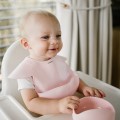 babyono-silikonowy-sliniak-z-regulowanym-zapieciem-rozowy-1.jpg