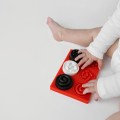 moms-care-puzzle-sensoryczne-koleczka-kontrastowe-2.jpg