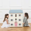 H150-cherry-tree-hall-two-girls-looking-throigh-side-windows.jpg