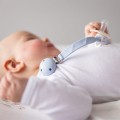 babyono-silikonowa-zawieszka-do-smoczka-niebieska-1.jpg