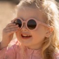 little-dutch-okulary-przeciwsloneczne-dla-dzieci-okragle-soft-pink-5.jpg