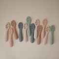 mushie-pierwsze-lyzeczki-dla-niemowlat-2-pack-natural-shifting-sand-1.jpg