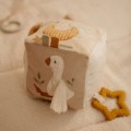 little-dutch-kostka-miekka-aktywizujaca-newborn-naturals-3.jpg