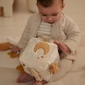 little-dutch-kostka-miekka-aktywizujaca-newborn-naturals-4.jpg