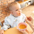 babyono-silikonowa-miseczka-z-przyssawka-i-przykrywka-rozowa-1.jpg