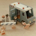 little-dutch-samochod-policyjny-1.jpg