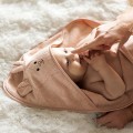 babyono-bambusowe-krycie-z-kapturkiem-rozowe-1.jpg