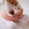 puuki-nest-poduszka-uniwersalna-hebraciana-róża-5.jpg