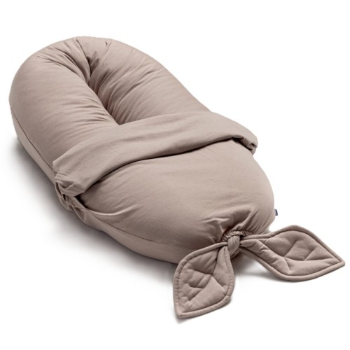 puuki-nest-poduszka-uniwersalna-czekolada.jpg