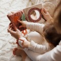 babyono-ksiazeczka-sensoryczna-rabbit-caro-1.jpg