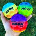 pileczka-waboba-gradient-moon-rainbow-3.jpg