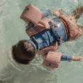 little-dutch-kamizelka-do-nauki-plywania-z-rekawkami-ocean-world-1.jpg