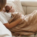 babyono-kocyk-z-przytulanka-bezowy-8.jpg