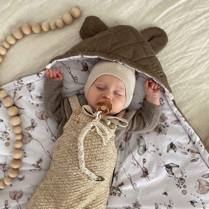 niemowlę w kocyku babysteps - beżowym 