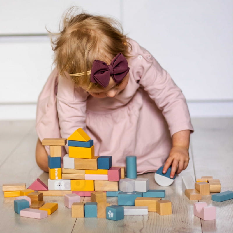 drewniane-klocki-dla-dziewczynki